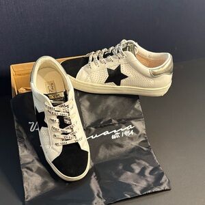 Vintage Havana White and Black Star Sneakers